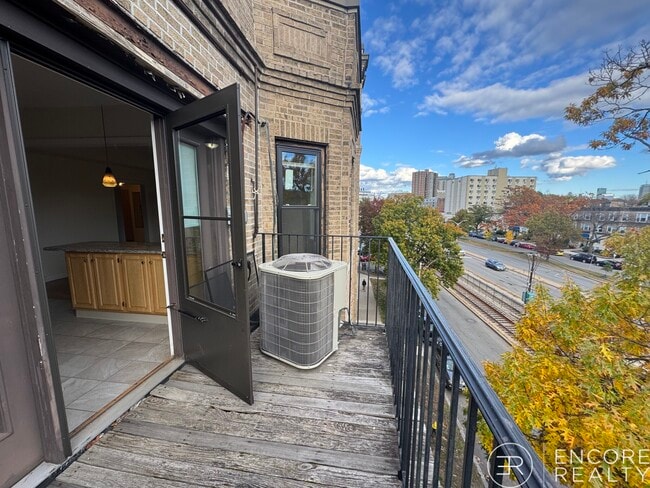 Building Photo - 1131 Commonwealth Ave