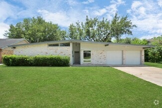 Building Photo - 10951 Shadow Wood Dr