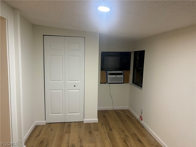 Building Photo - 202 2nd St