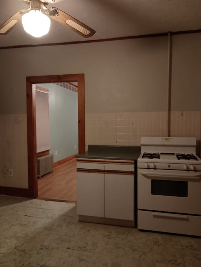 Building Photo - 105 L St