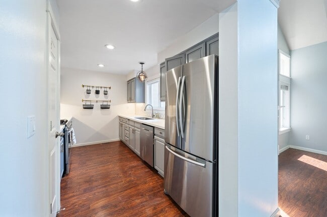 Building Photo - 10251 NW Village Heights Dr