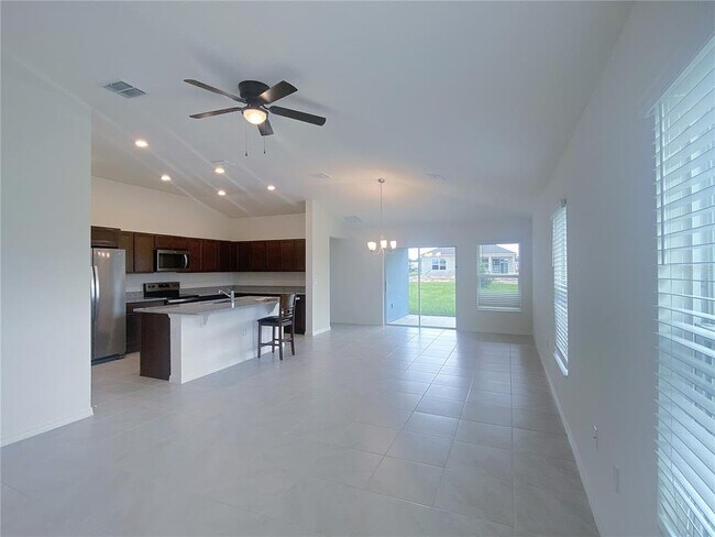 Building Photo - 1580 Kayla Cir