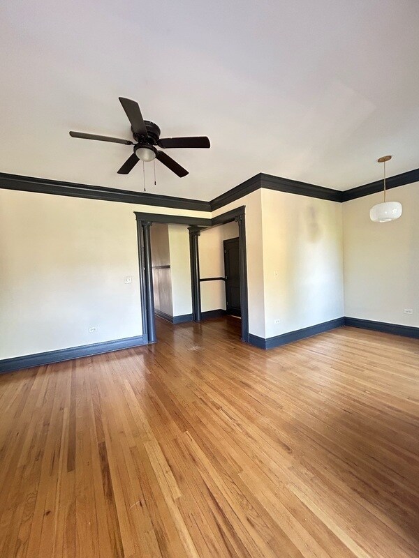Building Photo - 6615 S Ingleside Ave
