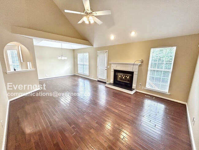 Building Photo - 6752 Sugar Hill Dr