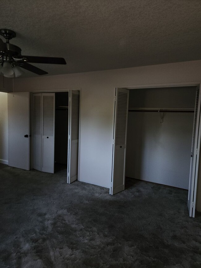 Building Photo - 3 Bedroom 2 bath with 2 car garage off of ...