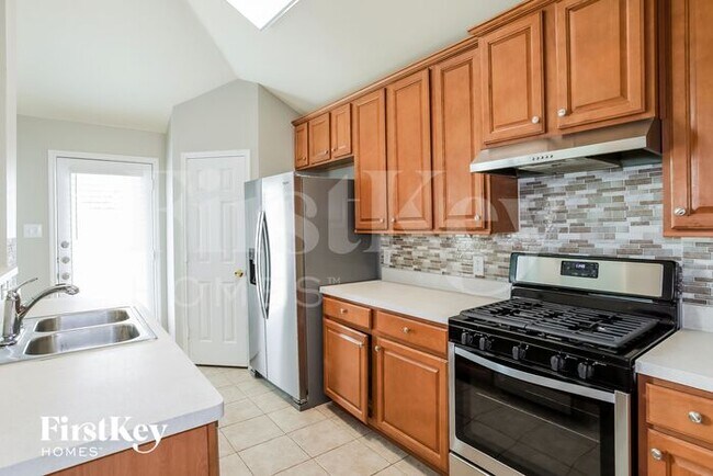 Building Photo - 208 Flatwood Dr