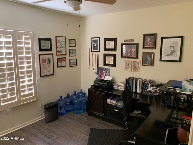 Building Photo - 6283 W Lone Cactus Dr