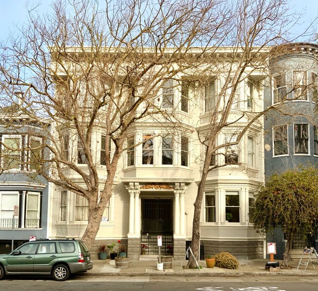 Building Photo - REMODELED 1BR in Haight! Yard Access. IN-UNIT LAUNDRY! DISHWASHER!