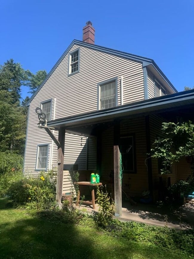 Building Photo - Beautiful 3 Bedroom Brunswick House