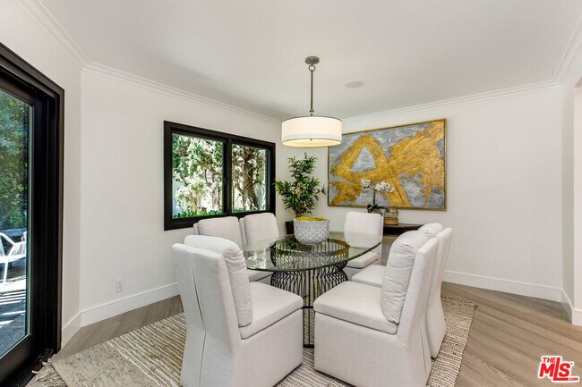 Building Photo - 1805 Coldwater Canyon Dr