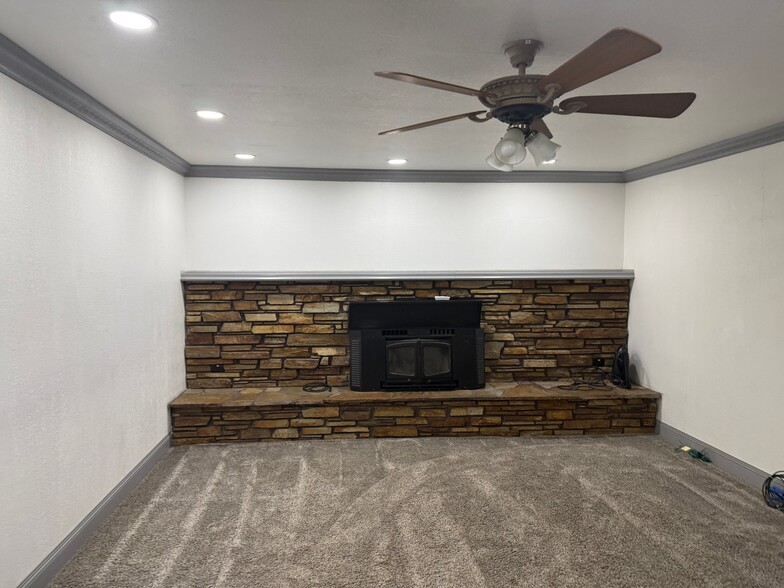 Building Photo - 2010 N Workland Ln