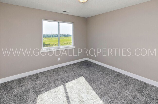 Building Photo - Stunning ranch-style home in Altoona featuring 4 bedrooms and 3 bathrooms, with a finished walk-o...