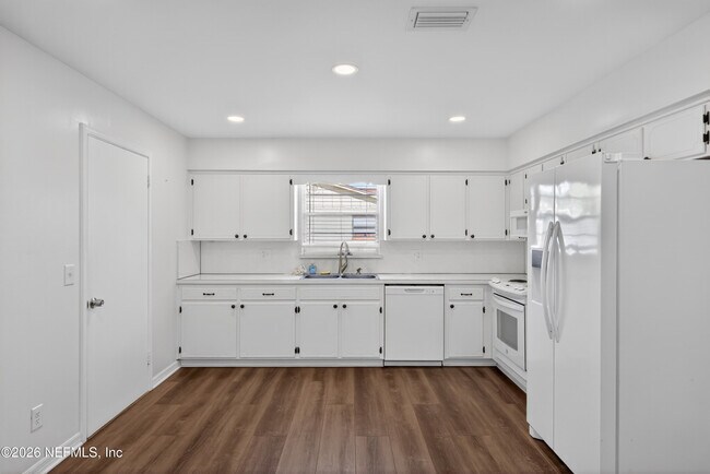 Building Photo - 2766 Greenridge Rd