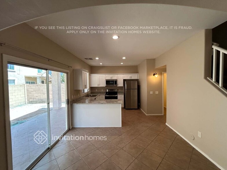 Building Photo - 12170 W Yavapai Ln