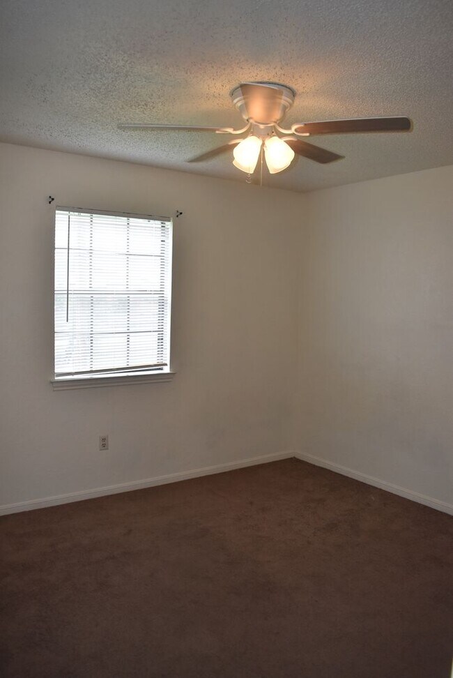Building Photo - 504 Northern Dove Ln