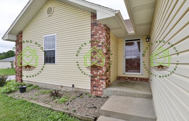 Building Photo - 4012 W Ridgeview St