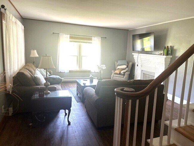 Building Photo - Country Living in Fayette County           20260515
