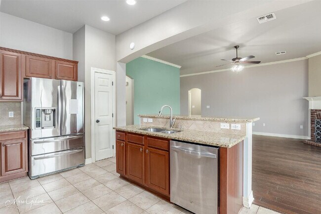Building Photo - 2330 Tallgrass Cir
