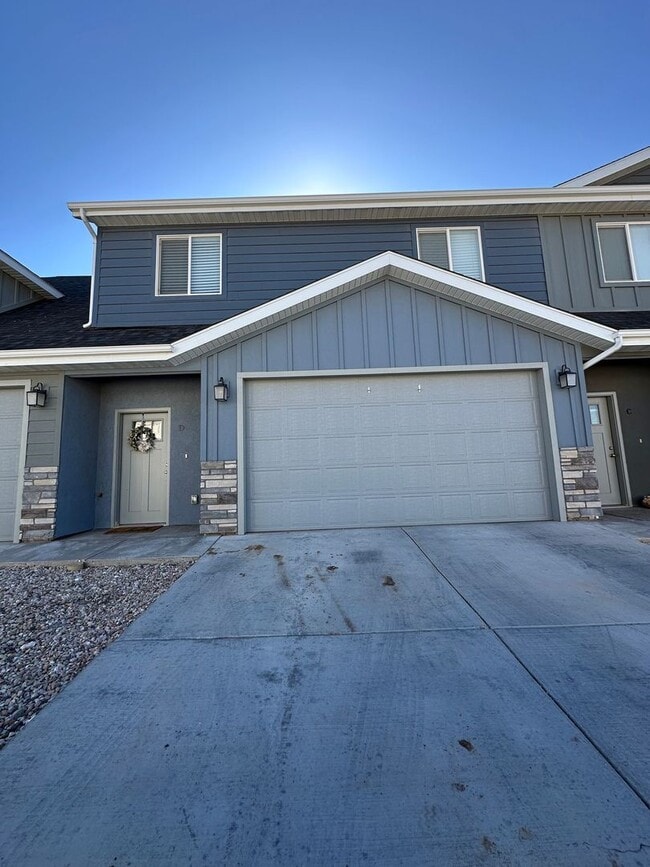 Building Photo - Three bedroom, 2.5 bath townhome