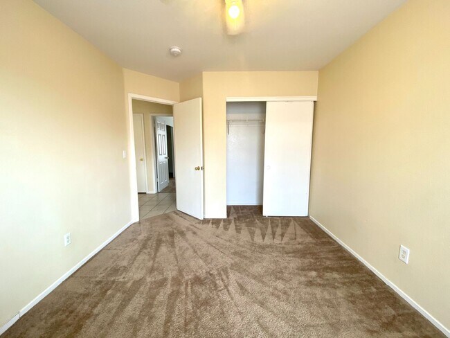 Building Photo - Charming single-story home