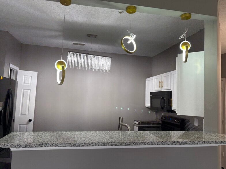 Building Photo - 7416 Hindon Cir