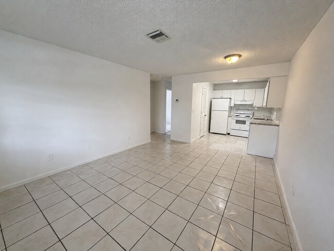 Building Photo - 500 NW 35th St