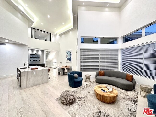 Building Photo - 822 Pacific Ave