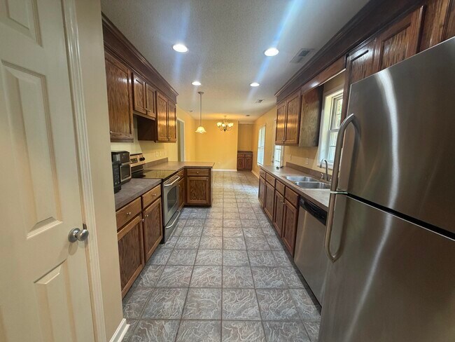 Building Photo - 30 Spanish Moss Cir