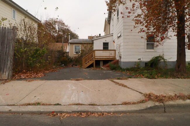 Building Photo - 1 Redoubt St