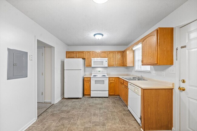Building Photo - 3838 Jockey Dr