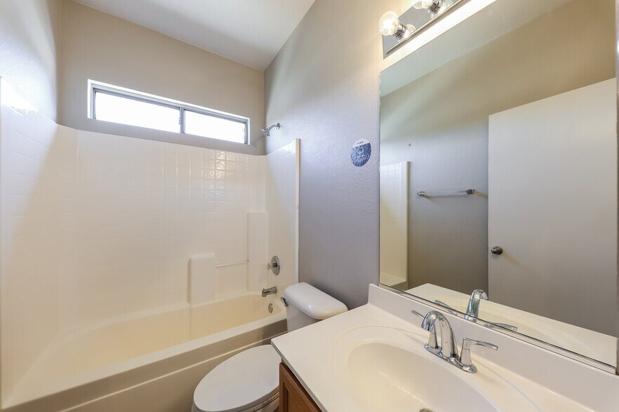 Building Photo - 13426 W Crocus Dr