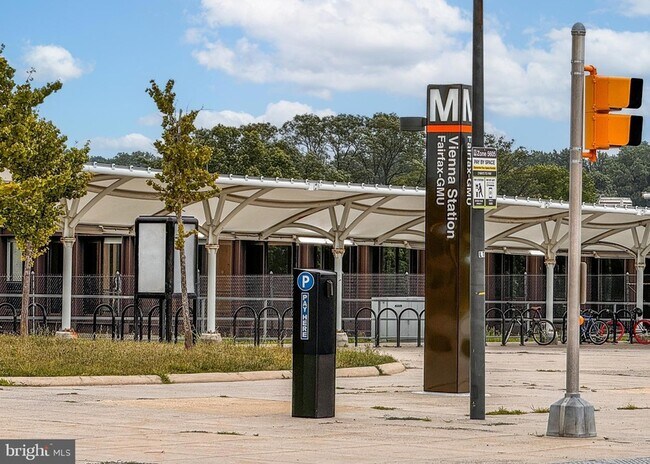 Building Photo - 9071 Loreleigh Way