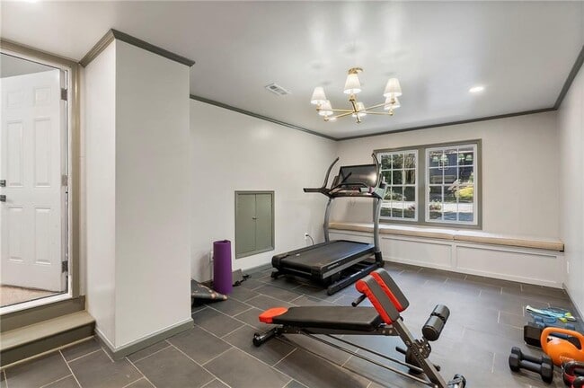 Building Photo - 2373 Virginia Pl NE