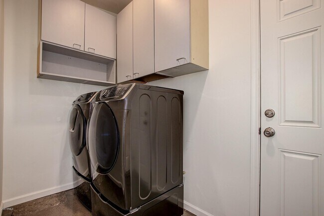 Building Photo - 4515 N 44th St