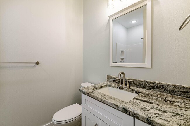 Building Photo - 108 Clearing Wy