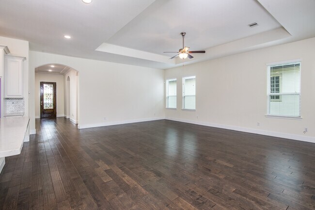 Building Photo - 21119 Bradford Grove Dr