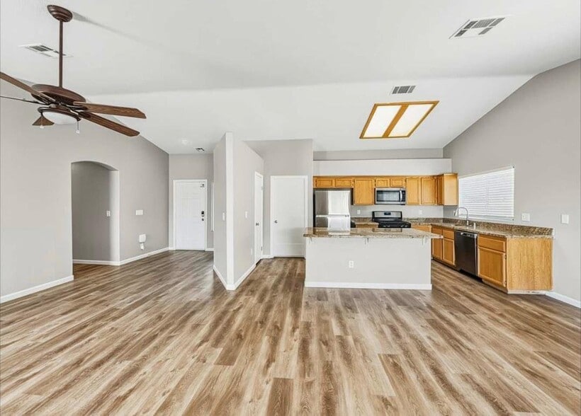 Building Photo - 5228 French Lavender St