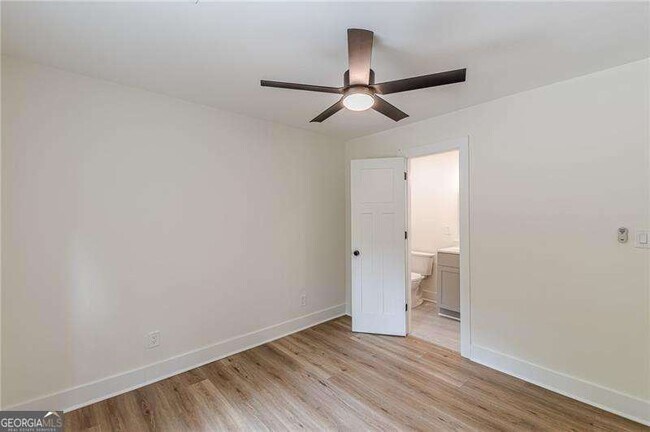 Building Photo - 525 Rosemont Dr