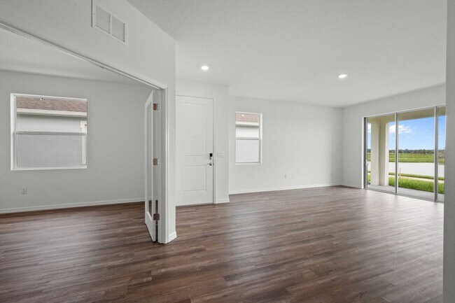 Building Photo - Towns at Woodsdale Villa! -3/2/2 in Wesley...