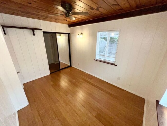 Building Photo - Beautiful, historic, Ocean Beach Cottage i...