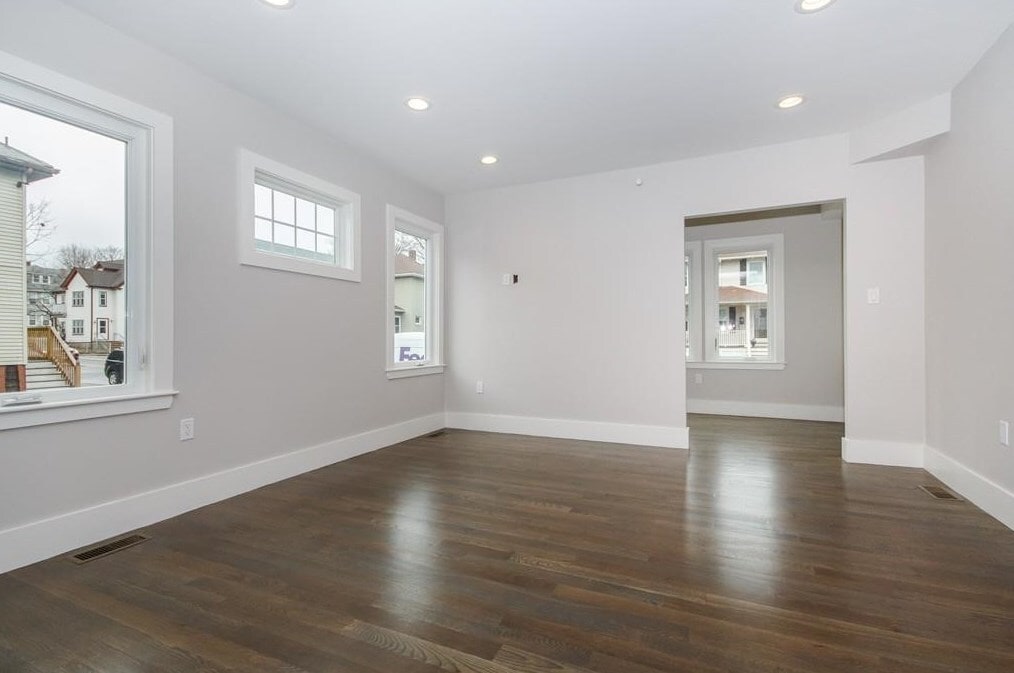 Building Photo - 491 Ashmont St