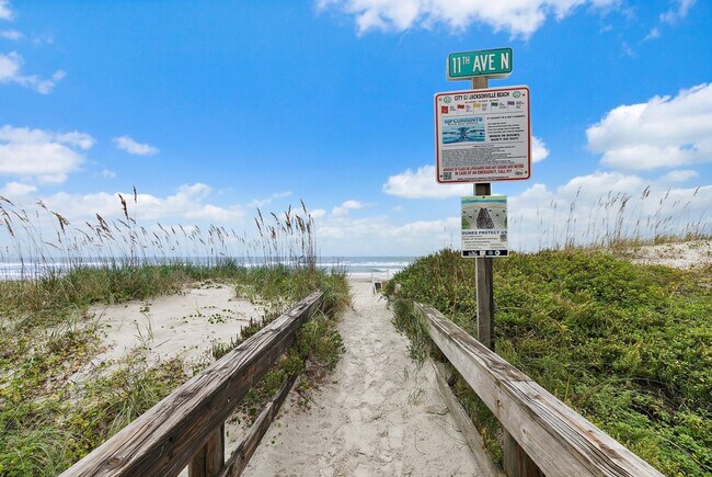 Building Photo - Remodeled Condo with Ocean Breezes!