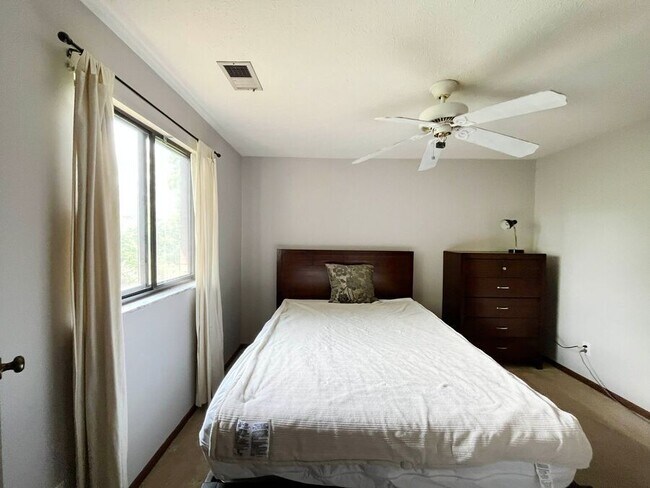 Building Photo - 522 Riddle-24