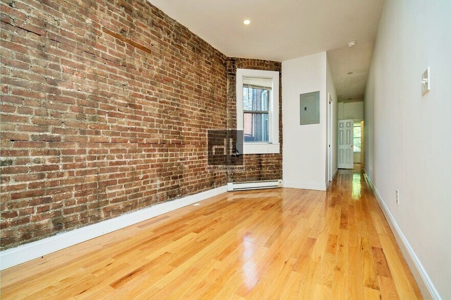 Primary Photo - 21 Adelphi St