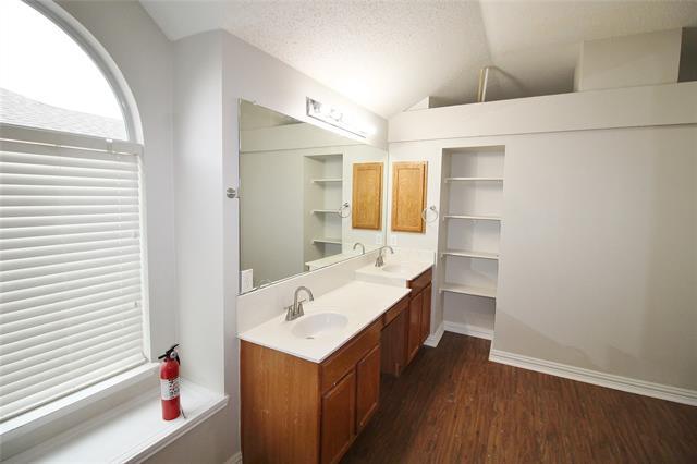 Building Photo - 613 Norwood Dr