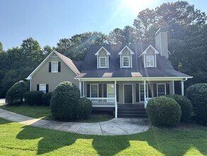 Building Photo - Great 3br House (plus Bonus Room) in East Athens!