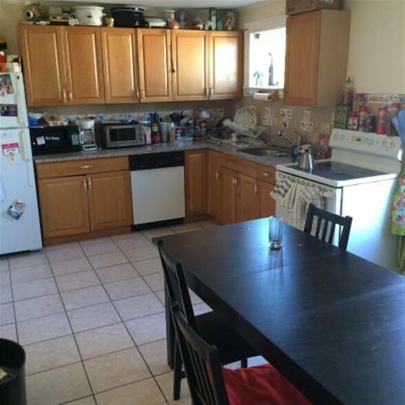 Primary Photo - 243 Highland Ave