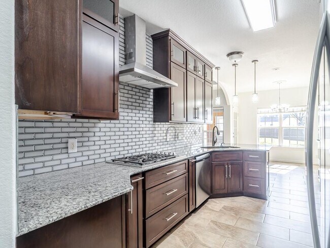 Building Photo - 2806 SE 3rd St