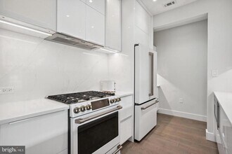 Building Photo - 501 Sunset Terrace