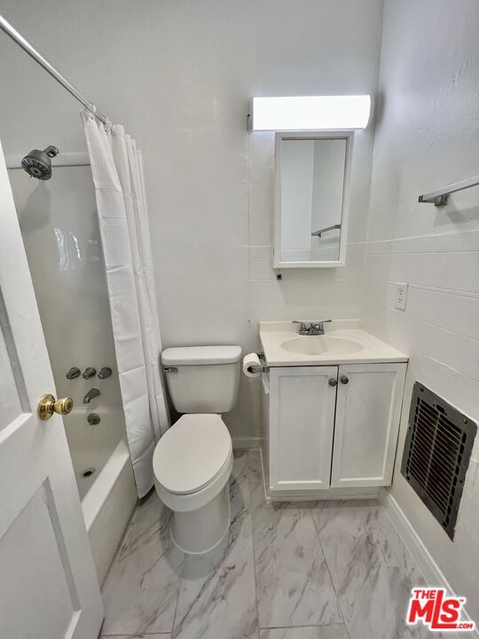 Building Photo - 2209 Ridgeley Dr